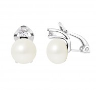 Orecchini in argento con perle bianche