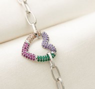 Bracciale in metallo con cristalli multicolor a forma di cuore