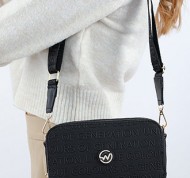 Borsa nera con scritta ''Colours of generation'' in ecopelle con tracolla