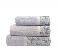 Set 3 asciugamani spugna Classic in cotone idrofilo con bordo decorativo.