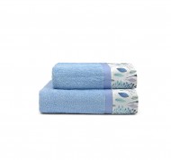 Set 2 asciugamani spugna Corallo in cotone idrofilo con bordo decorativo.