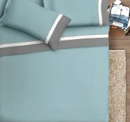 Completo letto matrimoniale con doppia balza in raso di cotone grigio/bianco fondo petrolio