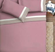 Completo letto matrimoniale con doppia balza in raso di cotone panna/bianco fondo malva