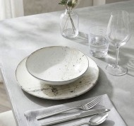 Servizio piatti 18 pezzi Moon in porcellana beige linea Nova